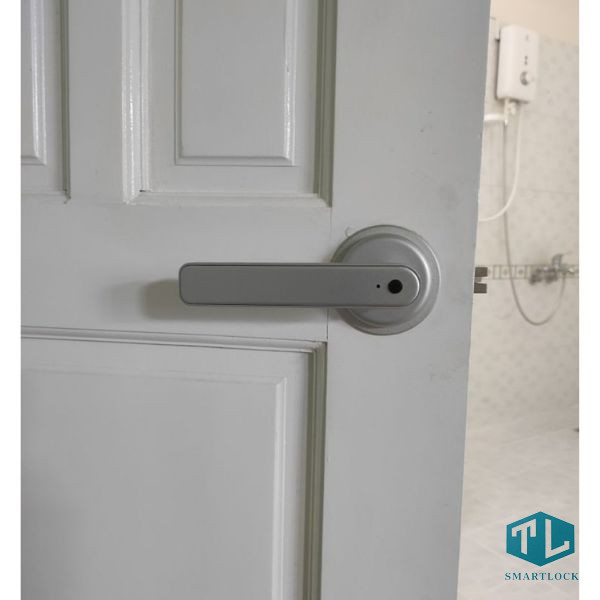 Khóa Vân Tay Cửa Gỗ Laffer T09 7 Khóa vân tay cửa gỗ Laffer T09 được chế tác hoàn toàn từ nhôm nguyên khối